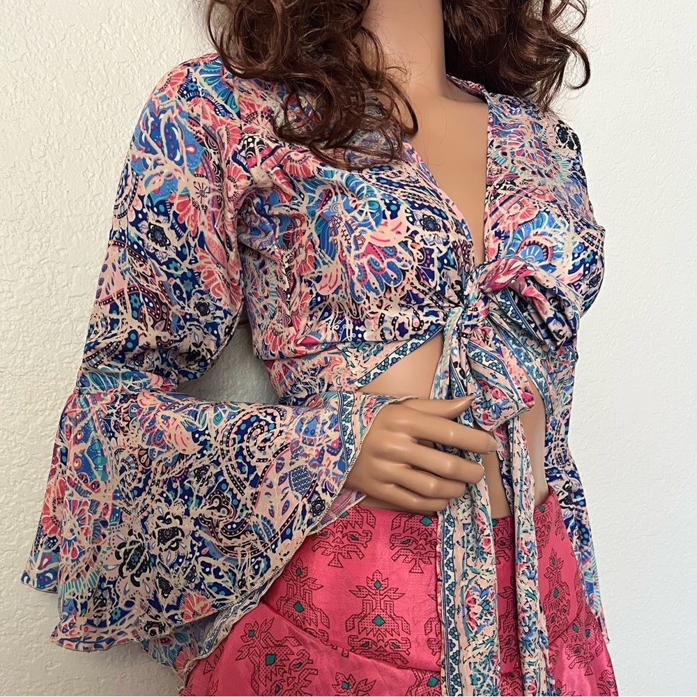 Vintage Style Bell Sleeves Wrap Crop Top